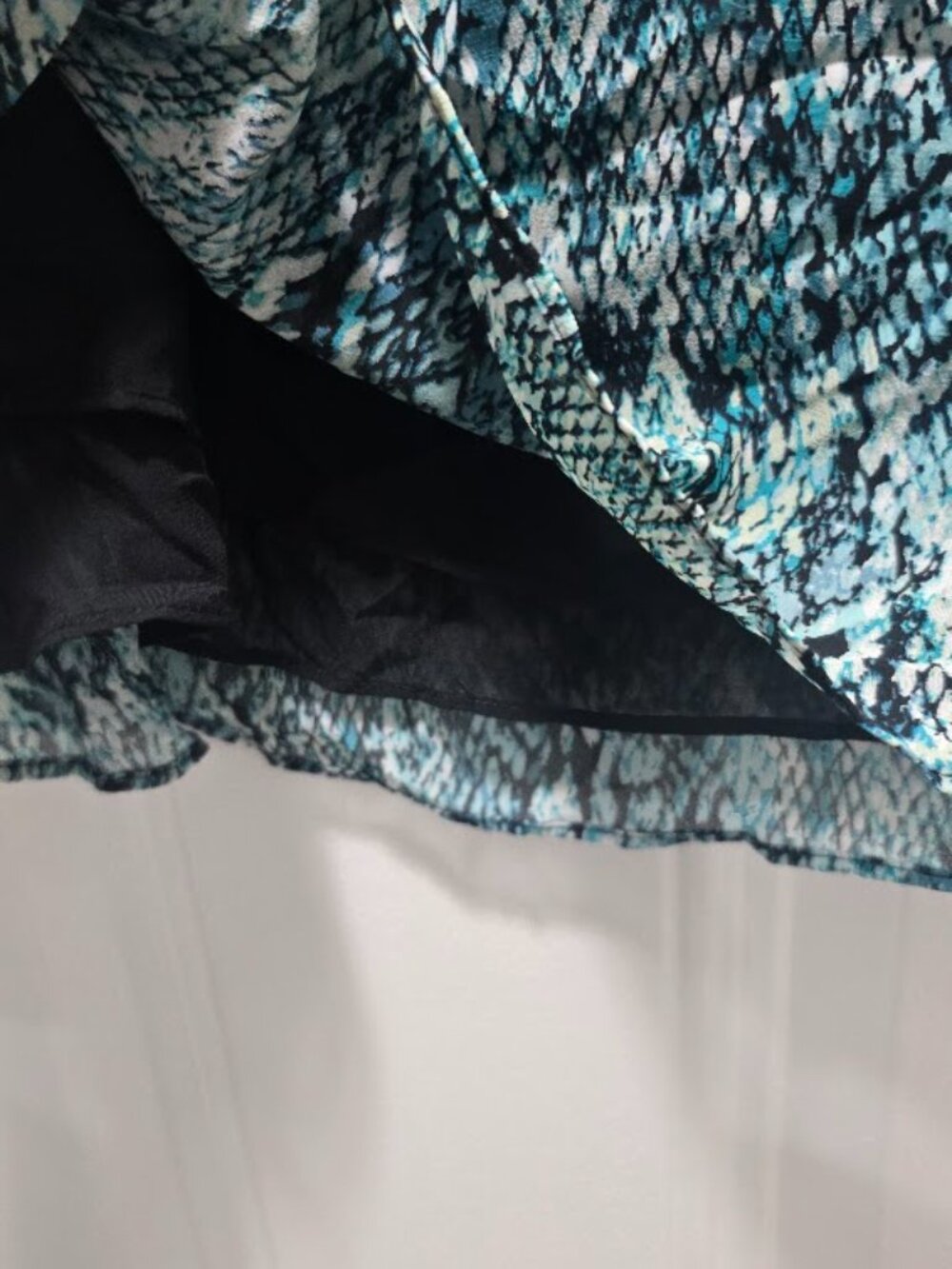 INC International Concepts Women's XL Teal Snakeskin Print Cold Shoulder Halter - Picture 4 of 6